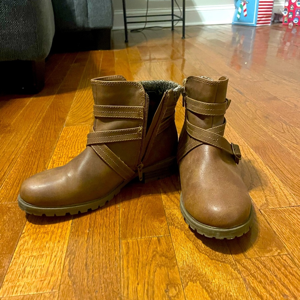 Girls brown booties size 3